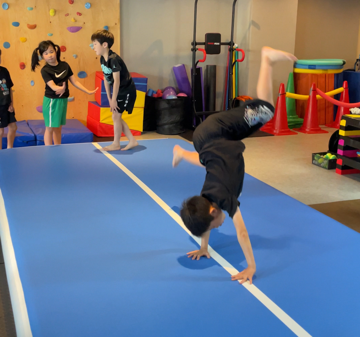 【鹿児島市】小学生のマット運動｜子どもの身体と心の成長の場｜BIGTREE
